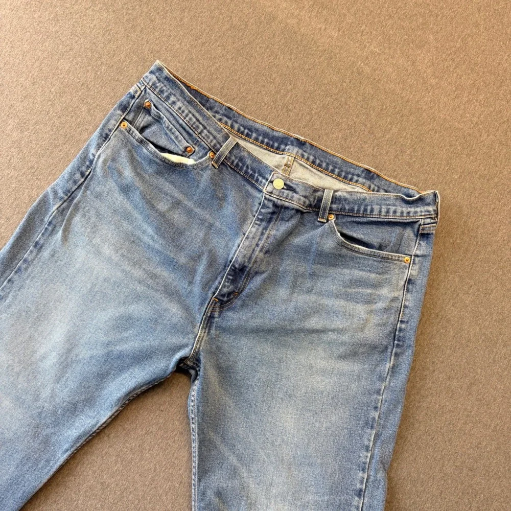 Levis 505 Regular Fit Jeans Mens 42x30 Medium Wash Blue Straight Leg Denim